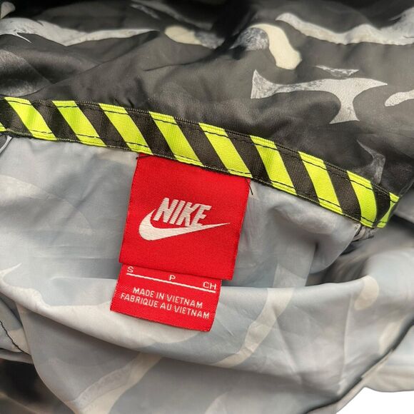 Nike Small T/F Windrunner Jacket Hooded Full Zip Thin Black Camo Pockets - Picture 2 of 14